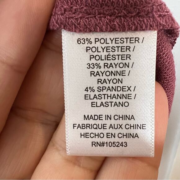 New Bobeau Brick Red Star Print 3/4 Sleeve Lightweight Tunic Sweatshirt size S - Picture 3 of 5